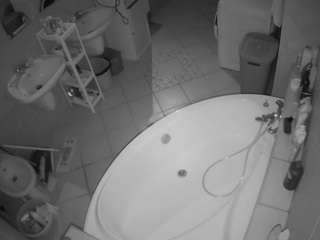 voyeurcam-julmodels-bath-1st-1 Cam Models Com camsoda