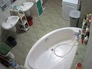 camsoda voyeurcam-julmodels-bath-1st-1