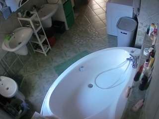 camsoda voyeurcam-julmodels-bath-1st-1