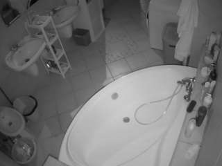 voyeurcam-julmodels-bath-1st-1 Free Cam Model camsoda