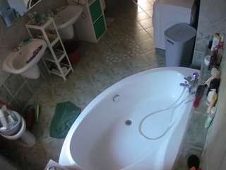 voyeurcam-julmodels-bath-1st-1 Kishabarnes camsoda