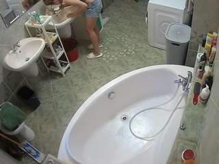 voyeurcam-julmodels-bath-1st-1 Live Model Cams camsoda