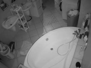 camsoda voyeurcam-julmodels-bath-1st-1