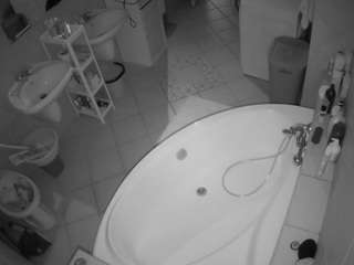 1s camsoda voyeurcam-julmodels-bath-1st-1