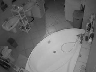 camsoda voyeurcam-julmodels-bath-1st-1