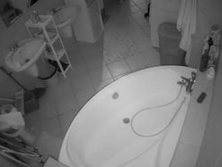 voyeurcam-julmodels-bath-1st-1 camsoda Adlt Web Cam 