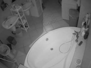 African Cam Models camsoda voyeurcam-julmodels-bath-1st-1