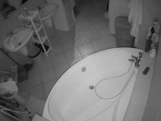 Voyeur House Tv camsoda voyeurcam-julmodels-bath-1st-1
