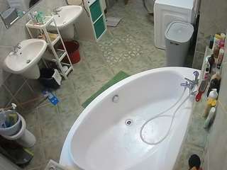 Latina Cam Models camsoda voyeurcam-julmodels-bath-1st-1