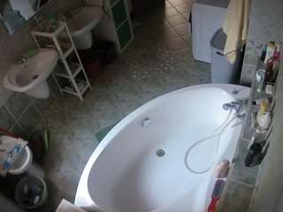 camsoda voyeurcam-julmodels-bath-1st-1