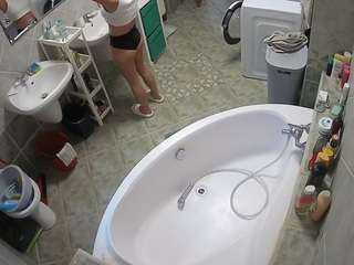 voyeurcam-julmodels-bath-1st-1 Cam Model camsoda