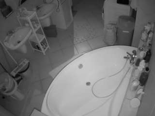 camsoda voyeurcam-julmodels-bath-1st-1