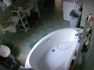 voyeurcam-julmodels-bath-1st-1 Cam Models camsoda