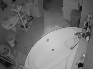 camsoda voyeurcam-julmodels-bath-1st-1