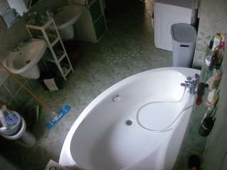 Voeur House camsoda voyeurcam-julmodels-bath-1st-1