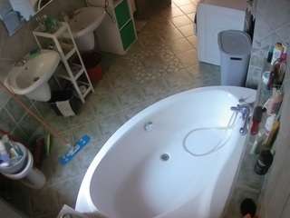 voyeurcam-julmodels-bath-1st-1 Free Cam Model camsoda