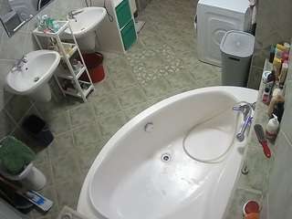 1s camsoda voyeurcam-julmodels-bath-1st-1