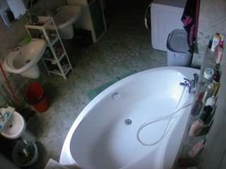 Australian Cam Models camsoda voyeurcam-julmodels-bath-1st-1