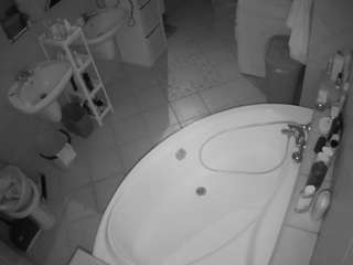 Shower Voyeur camsoda voyeurcam-julmodels-bath-1st-1