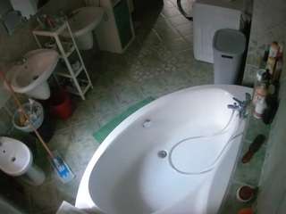 Voyeur House Vid camsoda voyeurcam-julmodels-bath-1st-1