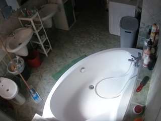 Voveur House camsoda voyeurcam-julmodels-bath-1st-1