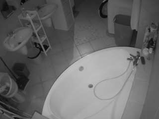 Annwithoutane camsoda voyeurcam-julmodels-bath-1st-1