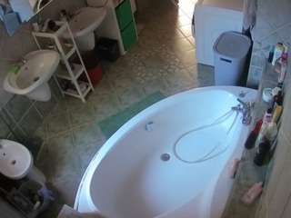 Cuckhol camsoda voyeurcam-julmodels-bath-1st-1