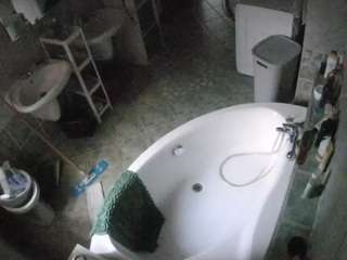 Voyouer House camsoda voyeurcam-julmodels-bath-1st-1