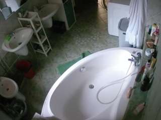 Livesex House camsoda voyeurcam-julmodels-bath-1st-1