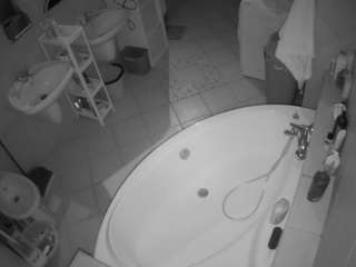 Male Cam Model camsoda voyeurcam-julmodels-bath-1st-1