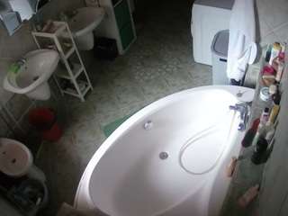 Cam Models Sites camsoda voyeurcam-julmodels-bath-1st-1