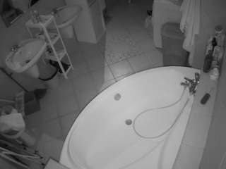 Shower Cams camsoda voyeurcam-julmodels-bath-1st-1
