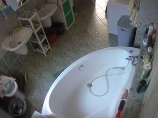 Sensualtease Cam Model camsoda voyeurcam-julmodels-bath-1st-1