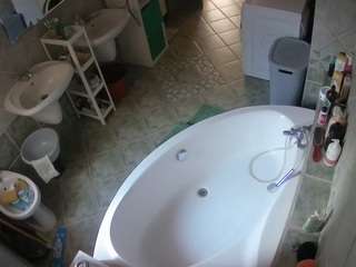 Ssbbwbambi camsoda voyeurcam-julmodels-bath-1st-1