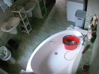 Male Cam Models camsoda voyeurcam-julmodels-bath-1st-1