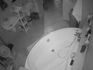 Voyeur House Live Cam camsoda voyeurcam-julmodels-bath-1st-1