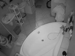 Real Voyeur House camsoda voyeurcam-julmodels-bath-1st-1