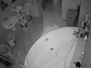 Pornoamateus camsoda voyeurcam-julmodels-bath-1st-1