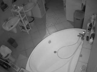 Cam Models camsoda voyeurcam-julmodels-bath-1st-1