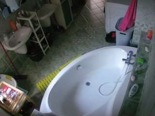 voyeurcam-julmodels-bath-1st-1 from camsoda