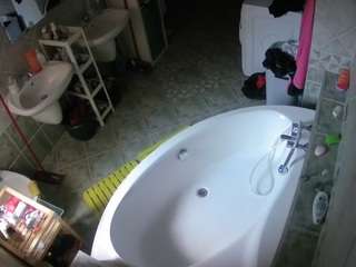 voyeurcam-julmodels-bath-1st-1