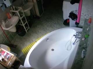 voyeurcam-julmodels-bath-1st-1
