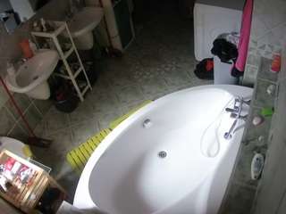 voyeurcam-julmodels-bath-1st-1 webcam model