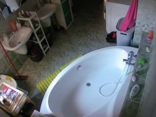 voyeurcam-julmodels-bath-1st-1 Live Webcam on CamSoda