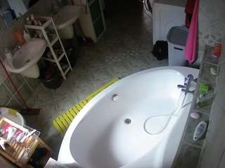 voyeurcam-julmodels-bath-1st-1 Live Webcam on CamSoda