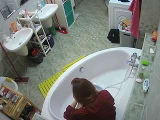 voyeurcam-julmodels-bath-1st-1
