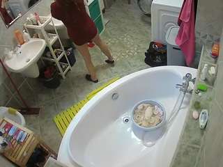 voyeurcam-julmodels-bath-1st-1