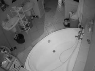  voyeurcam-julmodels-bath-1st-1 chat room