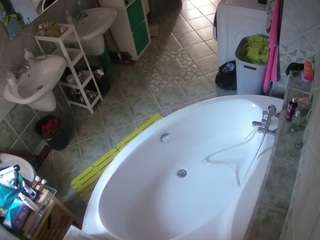 voyeurcam-julmodels-bath-1st-1 Live Webcam on CamSoda