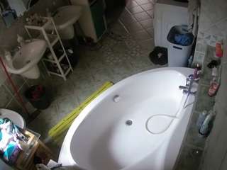 voyeurcam-julmodels-bath-1st-1 from CamSoda